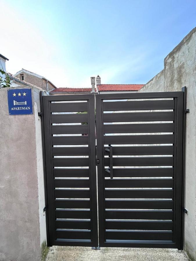 Holiday Home Omisalj Ngoại thất bức ảnh